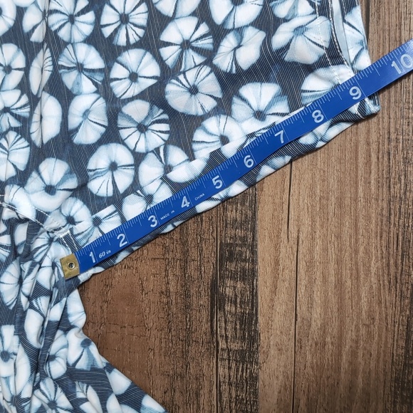 Johnnie-O Turks Half Elastic Surf Short Size Medium 9" Inseam - Picture 7 of 7